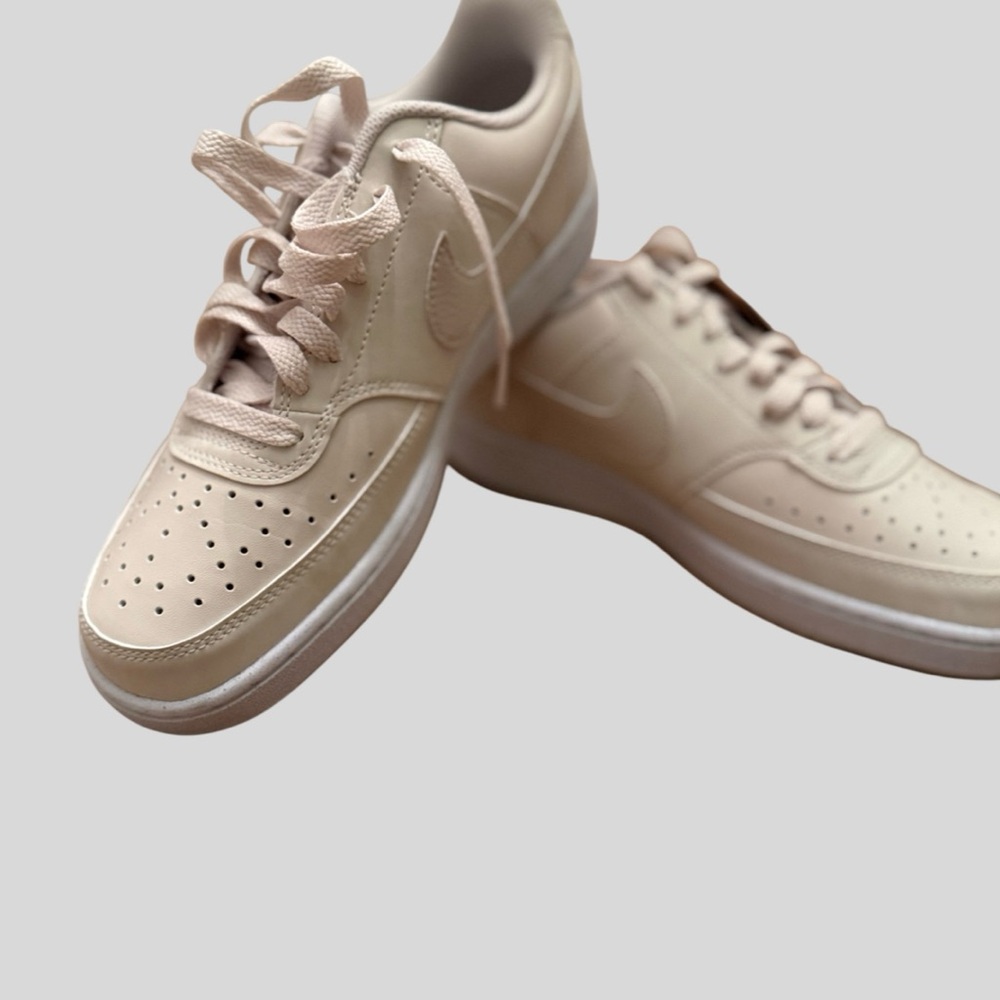 Nike MC Trainer 2 Women’s 9 Light Bone Neutral Sneakers - Picture 3 of 7